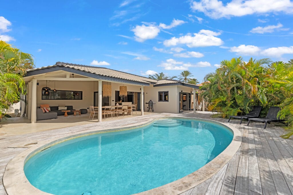 villa met zwembad te koop curacao